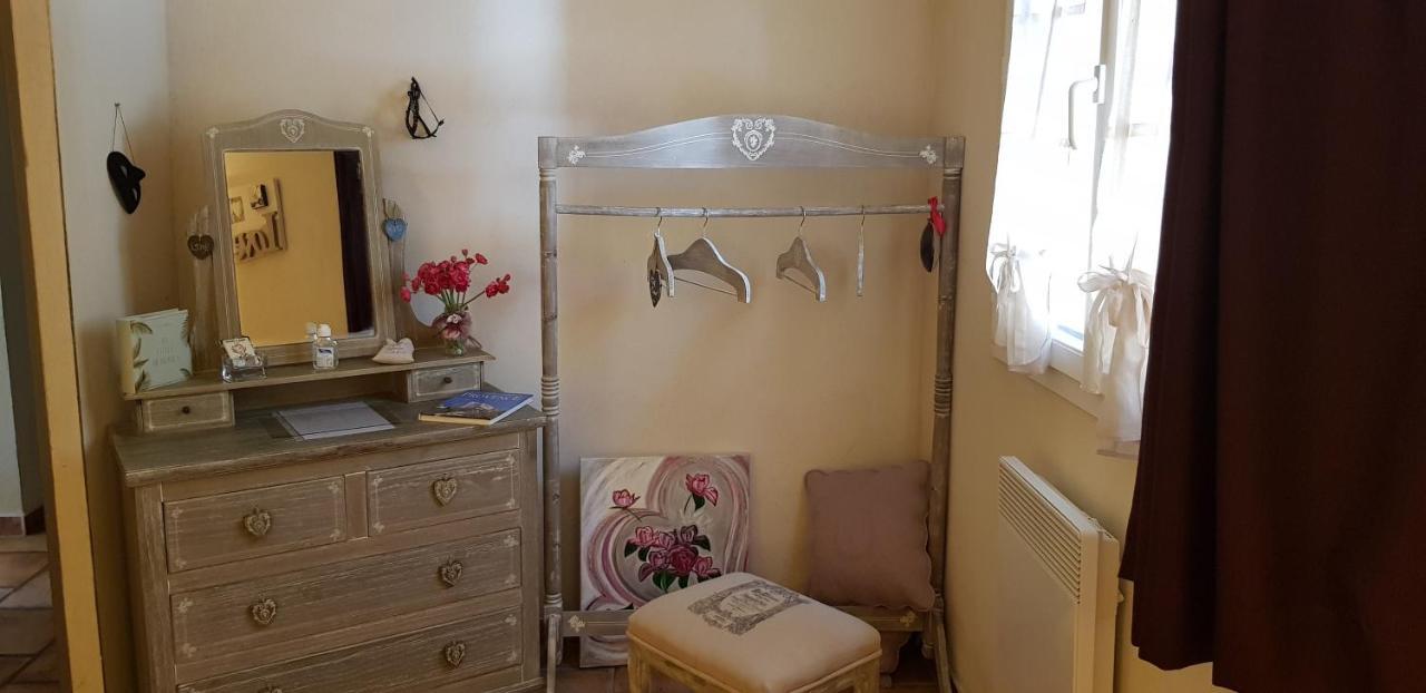 Bed and Breakfast Fenetre Sur Les Alpilles Saint-Martin-de-Crau Exteriér fotografie