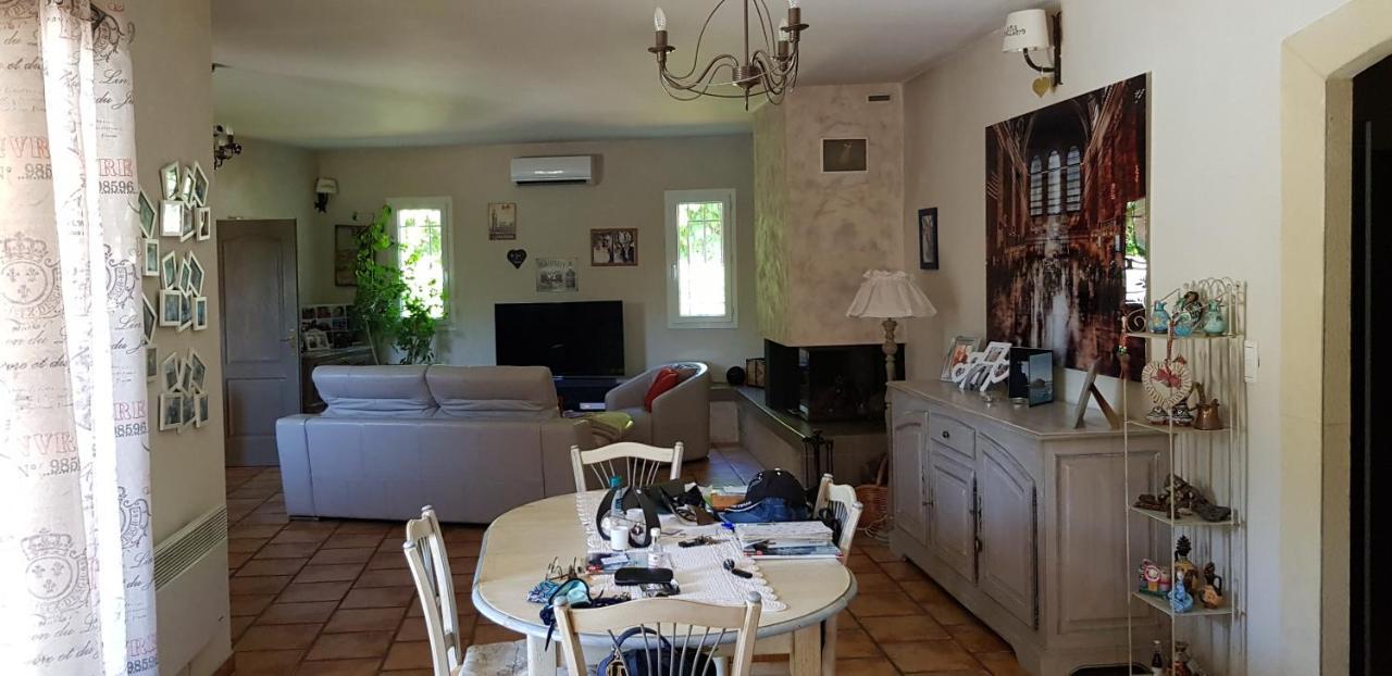 Bed and Breakfast Fenetre Sur Les Alpilles Saint-Martin-de-Crau Exteriér fotografie
