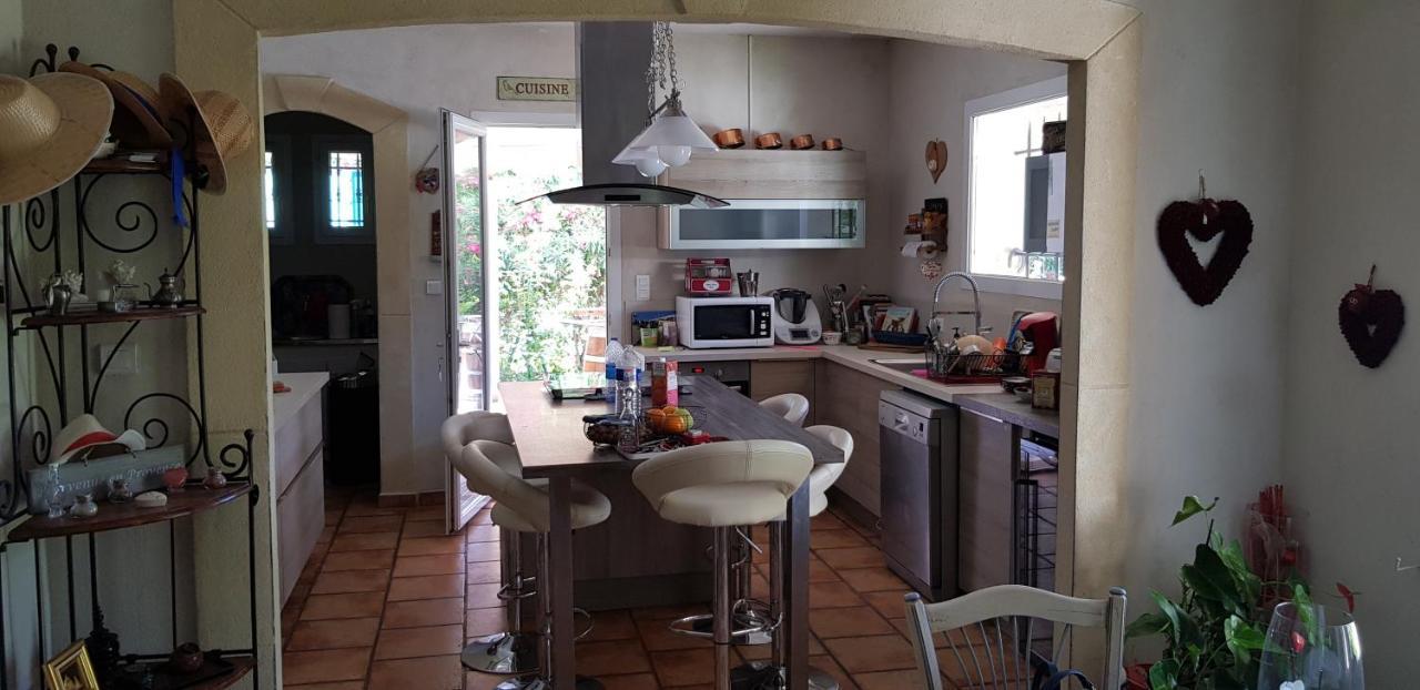 Bed and Breakfast Fenetre Sur Les Alpilles Saint-Martin-de-Crau Exteriér fotografie