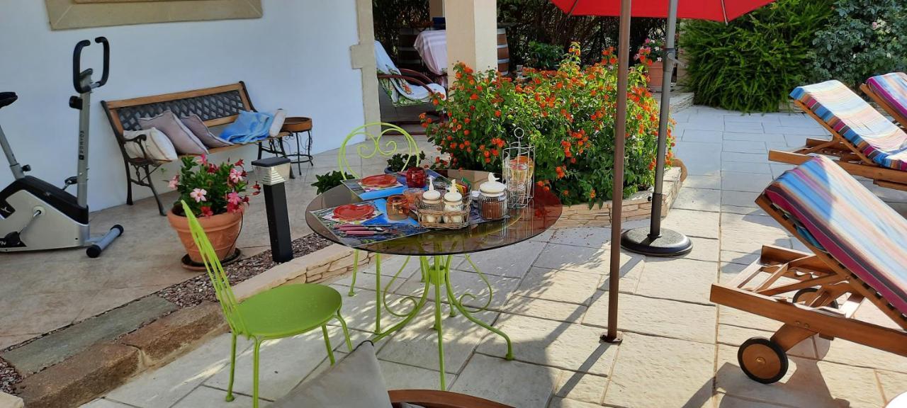 Bed and Breakfast Fenetre Sur Les Alpilles Saint-Martin-de-Crau Exteriér fotografie
