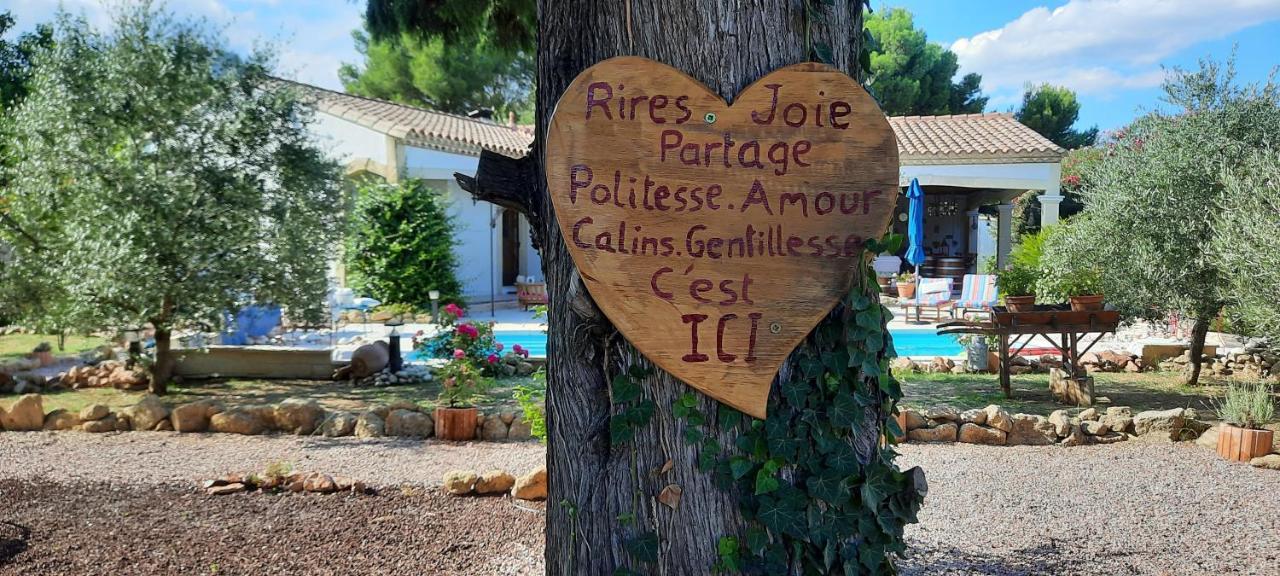Bed and Breakfast Fenetre Sur Les Alpilles Saint-Martin-de-Crau Exteriér fotografie