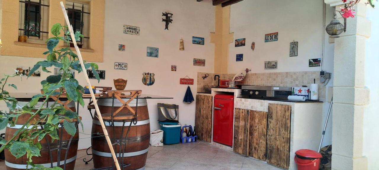 Bed and Breakfast Fenetre Sur Les Alpilles Saint-Martin-de-Crau Exteriér fotografie