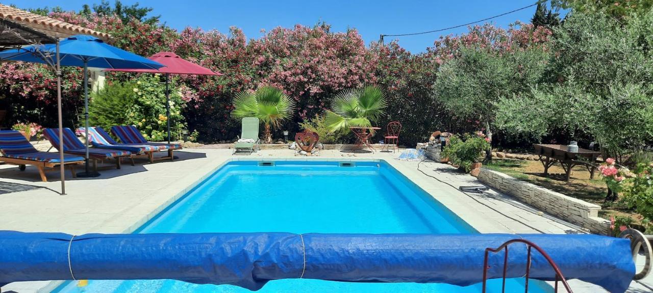 Bed and Breakfast Fenetre Sur Les Alpilles Saint-Martin-de-Crau Exteriér fotografie